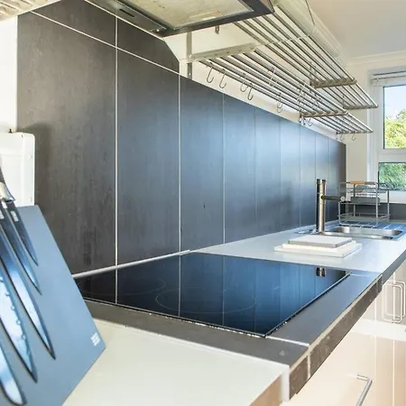 Stunning 4 Bedroom House At York With Free Parking Stockton-on-the-Forest