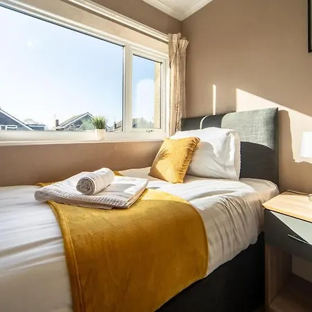 Holiday home Stunning 4 Bedroom House At York With Free Parking *