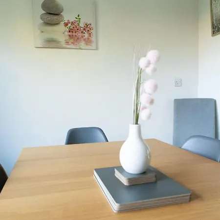 Stunning 4 Bedroom House At York With Free Parking * Stockton-on-the-Forest